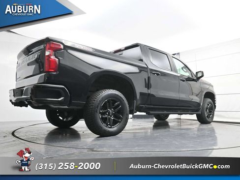 Used 2021 Chevrolet Silverado 1500 LT Trail Boss w/ Convenience Package II image 14