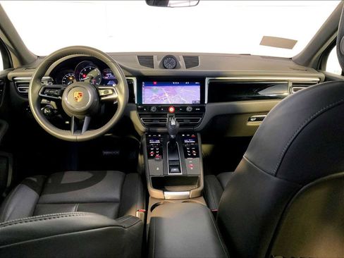 Certified 2023 Porsche Macan image 14