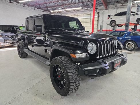 Used 2020 Jeep Gladiator Overland image 4
