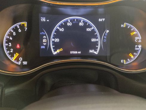 Used 2019 Jeep Grand Cherokee Laredo image 23