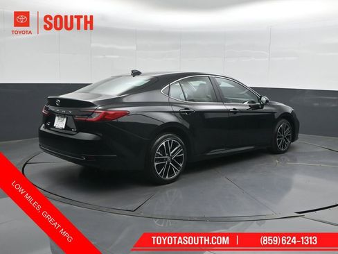 Used 2025 Toyota Camry XLE image 2
