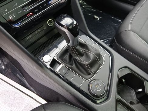 New 2026 Volkswagen Taos SE image 23