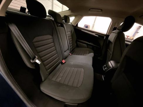 Used 2019 Ford Fusion SE FWD image 26