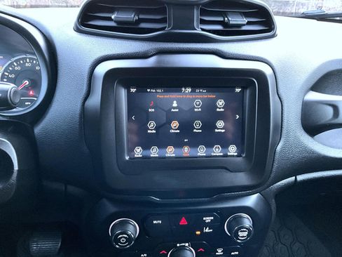 Used 2021 Jeep Renegade Latitude image 14