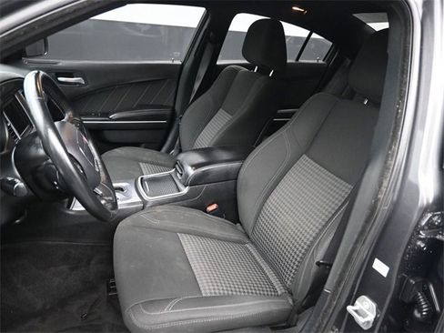 Used 2019 Dodge Charger SXT image 19