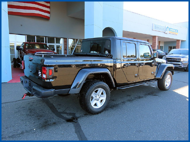 Certified 2022 Jeep Gladiator Sport AWD/4WD image 7