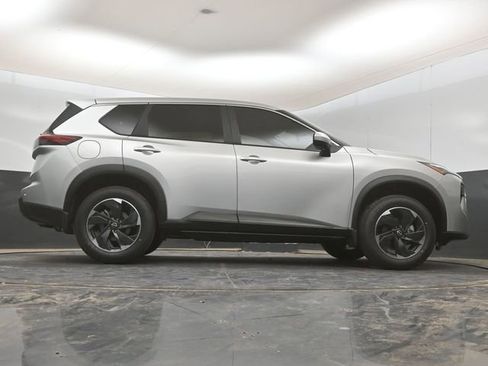 Certified 2025 Nissan Rogue SV image 20