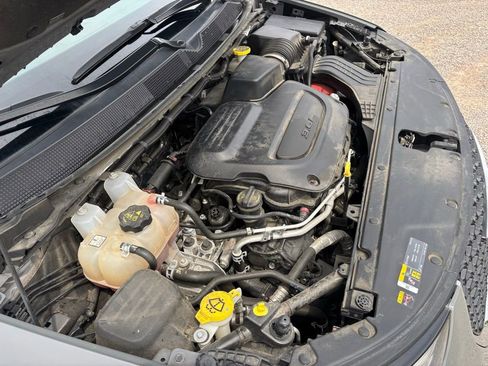 Used 2023 Chrysler Pacifica Limited FWD image 24