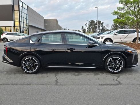 New 2026 Kia K4 GT-Line w/ GT-Line Premium Package FWD image 8