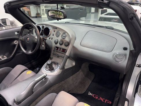 Used 2009 Pontiac Solstice GXP w/ Premium Package RWD image 63