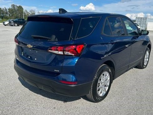 Certified 2022 Chevrolet Equinox LS w/ LS Convenience Package image 3