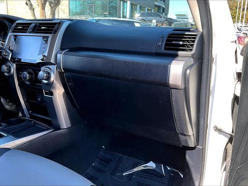 Used 2020 Toyota 4Runner SR5 Premium image 18