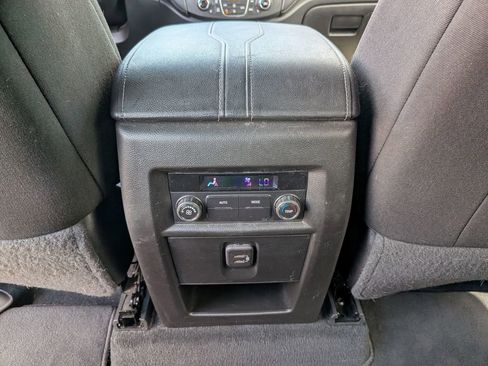 Used 2023 Chevrolet Traverse LT FWD image 36