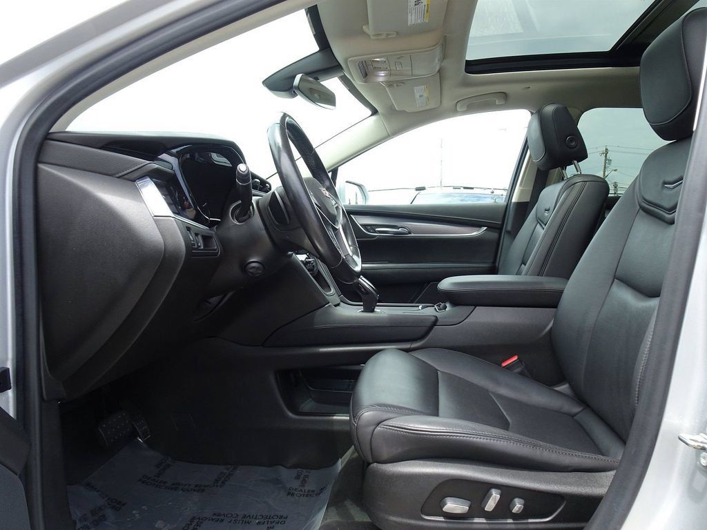 Used 2019 Cadillac XT5 Luxury AWD/4WD image 8
