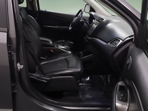 Used 2020 Dodge Journey Crossroad FWD image 16