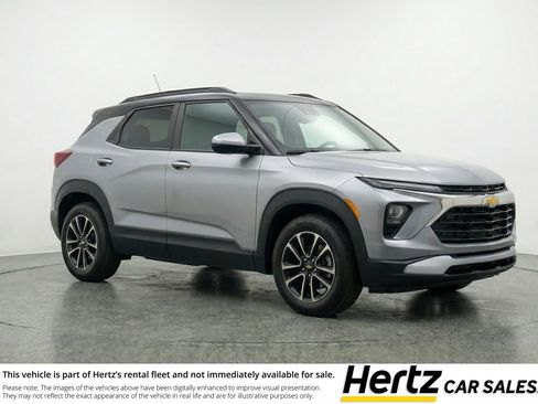 Used 2025 Chevrolet TrailBlazer LT image 1