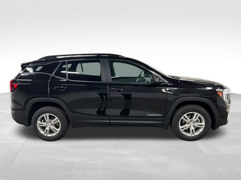 Certified 2023 GMC Terrain SLE w/ Driver Convenience Package AWD/4WD image 2