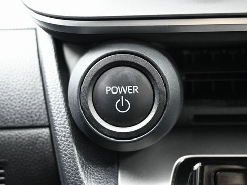 Used 2024 Toyota Prius LE image 21