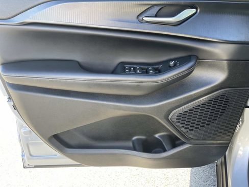 Used 2024 Jeep Grand Cherokee Altitude image 15