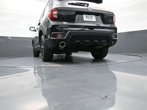 Certified 2023 Honda Passport TrailSport image 31