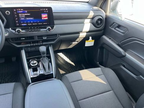 New 2026 Chevrolet Colorado W/T w/ WT Custom Package AWD/4WD image 16