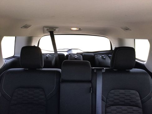 Used 2025 Nissan Pathfinder SV AWD/4WD image 15