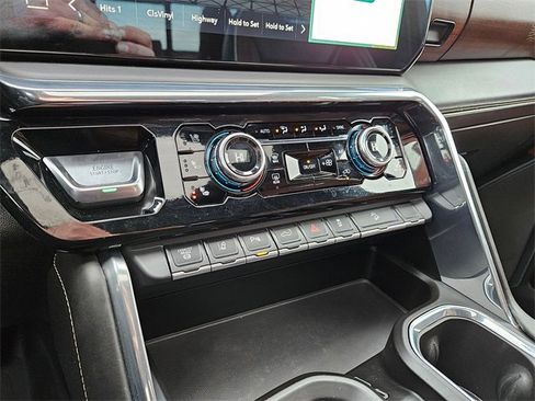 Used 2024 GMC Sierra 3500 Denali Ultimate image 23