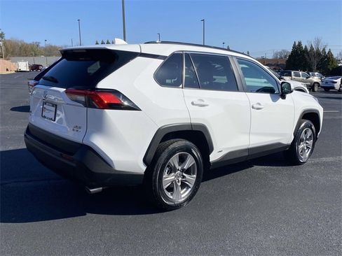 Used 2025 Toyota RAV4 XLE image 6