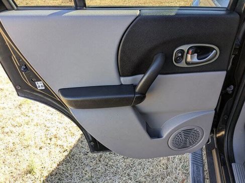 Used 2005 Saturn Vue AWD image 23