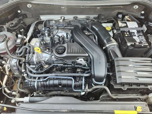 Used 2024 Volkswagen Taos SE FWD image 22