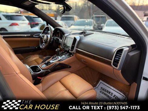 Used 2017 Porsche Cayenne S image 23