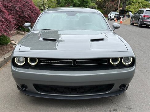 Used 2018 Dodge Challenger SXT RWD image 4