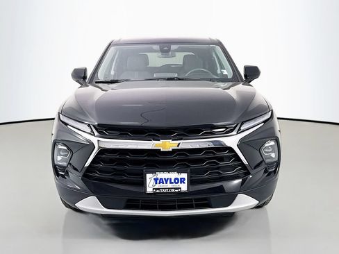 Used 2025 Chevrolet Blazer LT AWD/4WD image 2