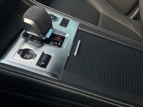 Used 2025 Jaguar F-PACE R-Dynamic S image 13