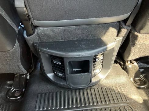 Used 2022 RAM 5500 Tradesman w/ Chrome Appearance Group AWD/4WD image 18