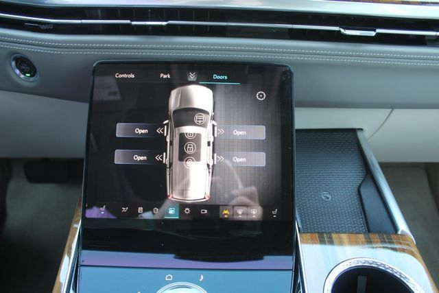 Used 2025 Cadillac Escalade Sport Platinum w/ LPO, ONYX Package AWD/4WD image 32