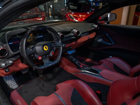 Used 2019 Ferrari 812 Superfast RWD image 15
