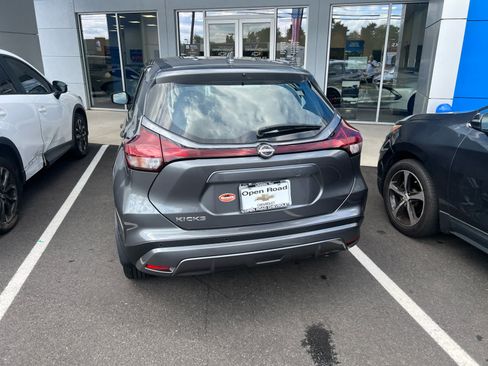 Used 2025 Nissan Kicks Play S FWD image 3