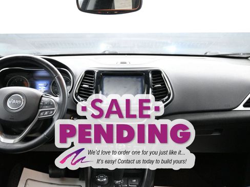 Used 2019 Jeep Cherokee Limited w/ Luxury Group image 13