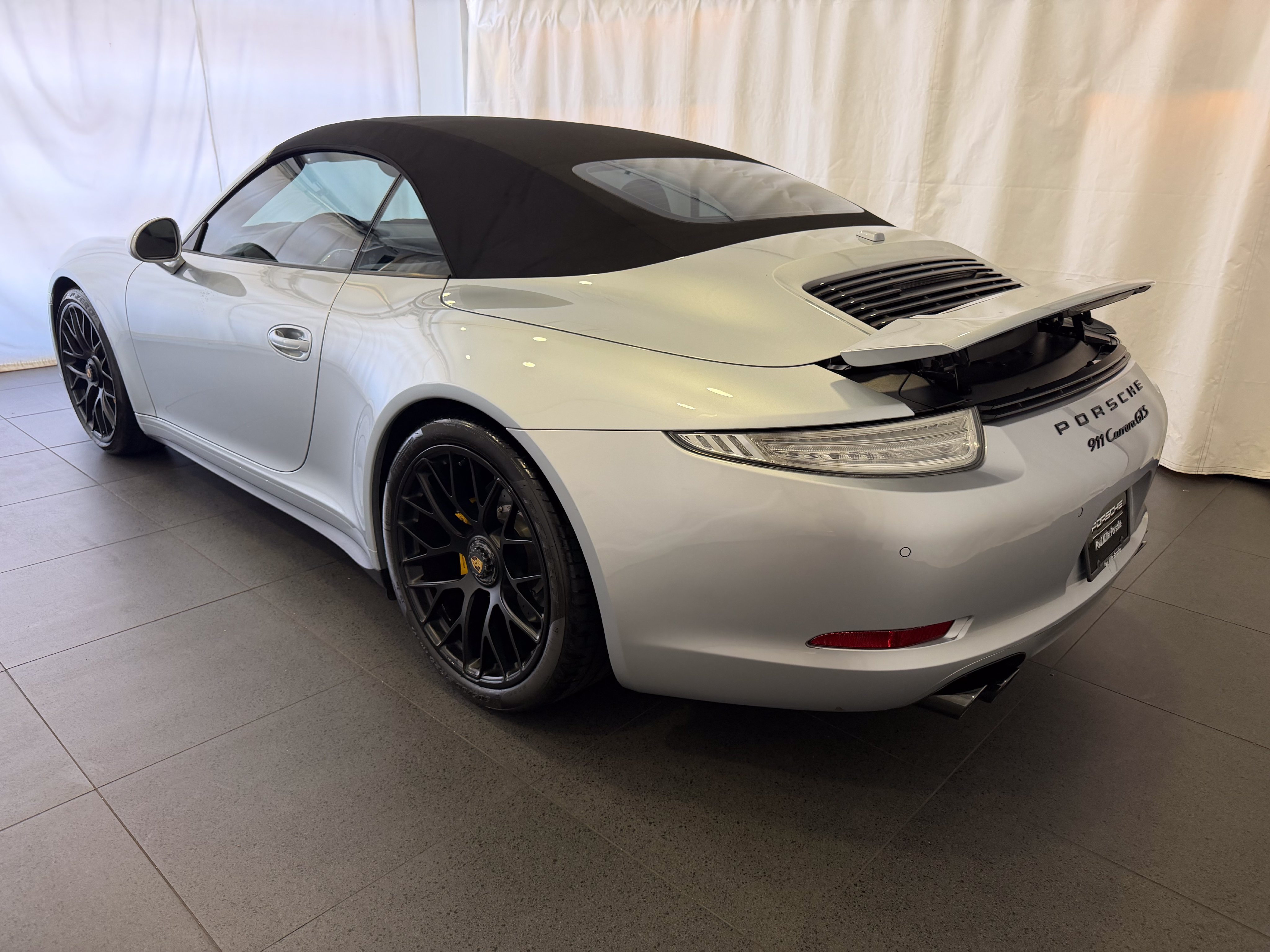 Used 2016 Porsche 911 Carrera GTS RWD image 3