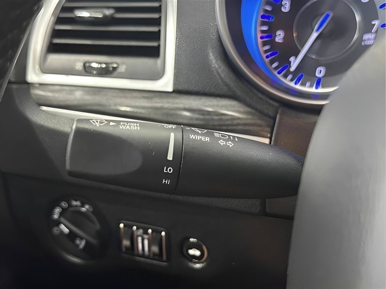 Used 2022 Chrysler 300 Touring L AWD/4WD image 13