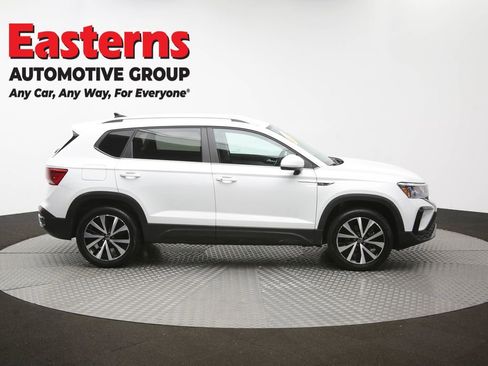 Used 2022 Volkswagen Taos SE image 44