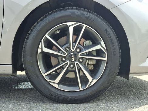 Used 2024 Kia Forte LXS image 8