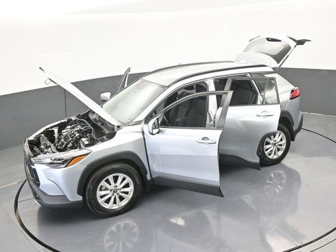 Used 2023 Toyota Corolla Cross LE image 59