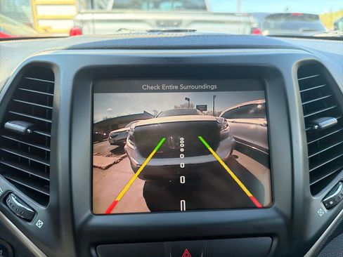 Used 2016 Jeep Cherokee Limited AWD/4WD image 27