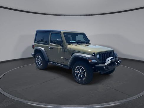 Used 2025 Jeep Wrangler Sport AWD/4WD image 3