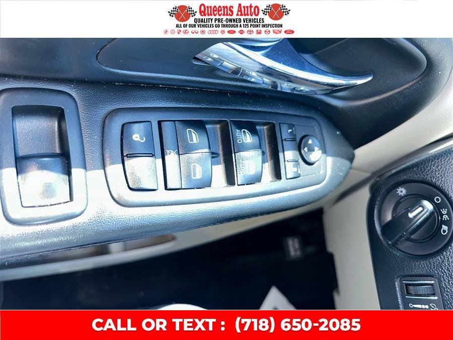 Used 2019 Dodge Grand Caravan SE FWD image 20
