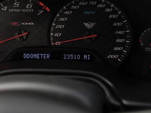 Used 2004 Chevrolet Corvette Z06 w/ Memory Package RWD image 14