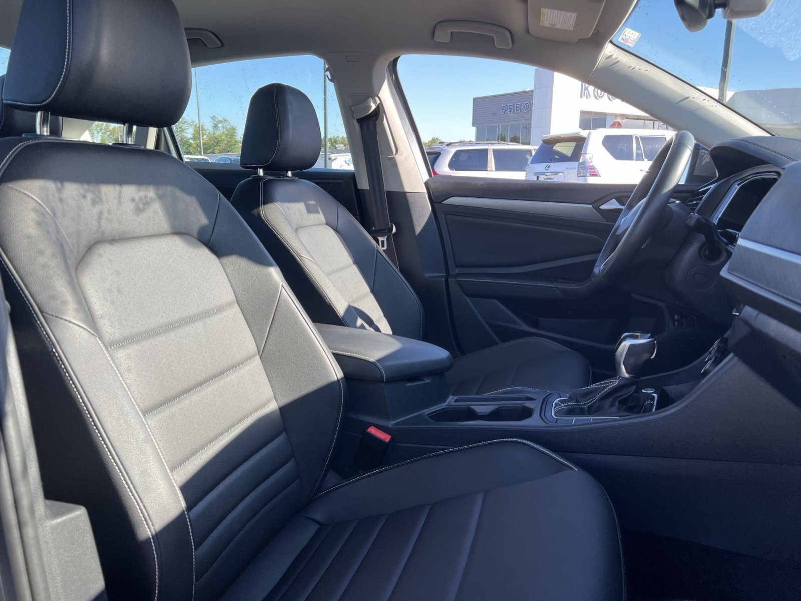 Used 2024 Volkswagen Jetta SE FWD image 25