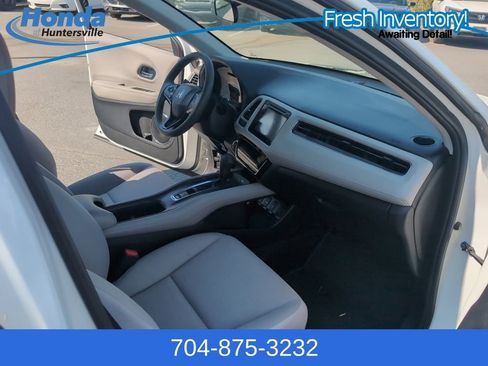 Used 2017 Honda HR-V EX image 15